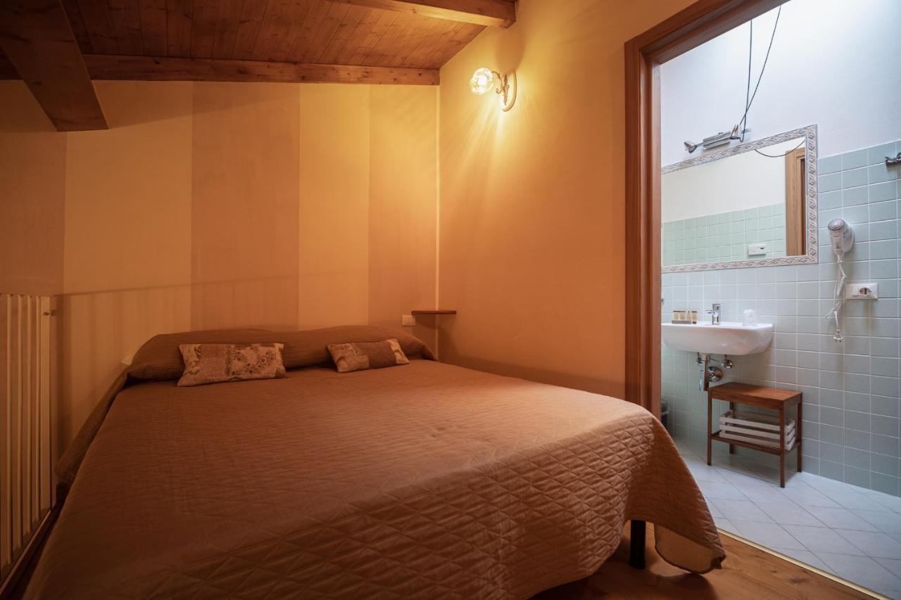 La Corte Dei Tre Torre del Lago Puccini Buitenkant foto